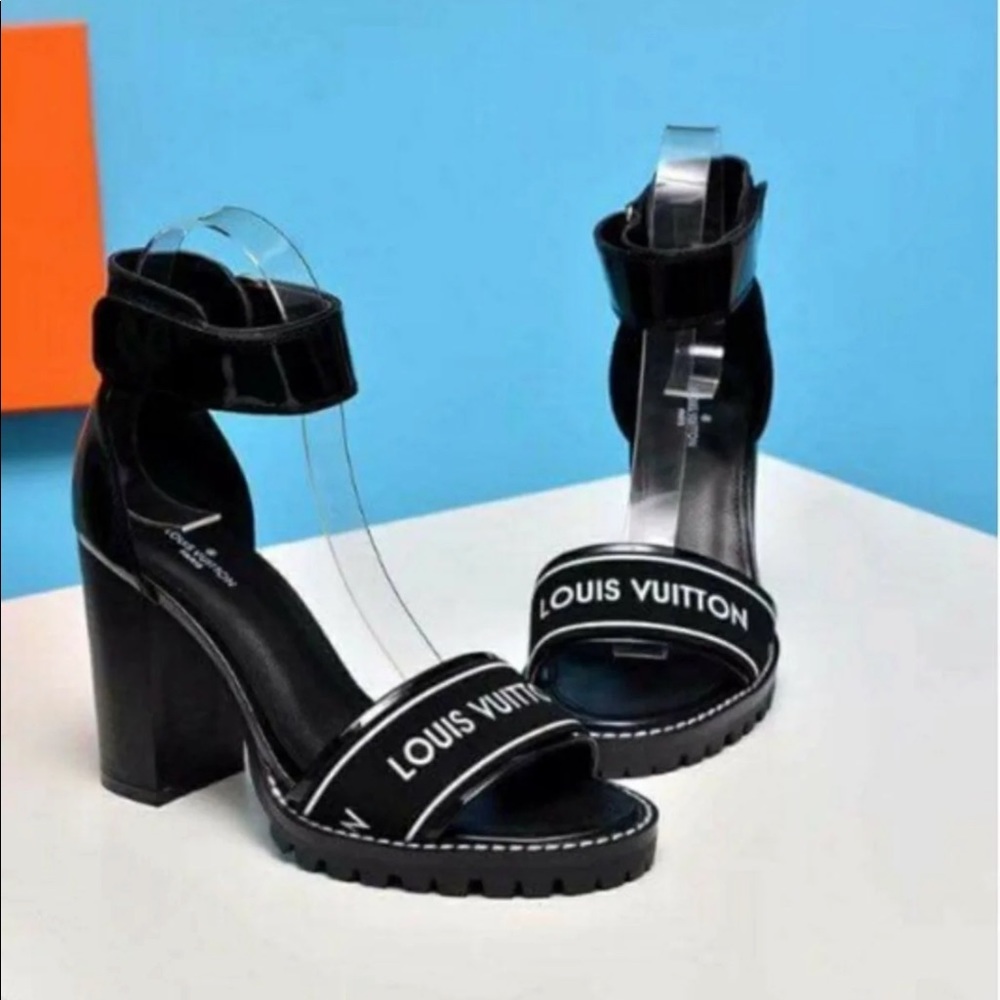 L.V STAR TRAIL SANDALS. STYLE-SHOE CODE BELOW